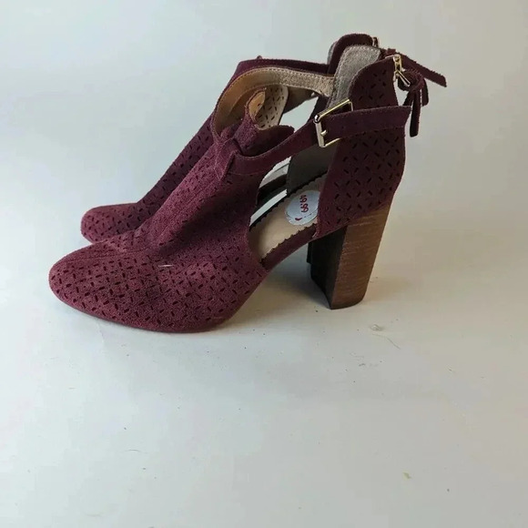 NWT Crown & Ivy Suede Stacked Heels - 7.5 - Picture 5 of 8